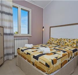 5 bedroom villa with infinity pool, Castellammare del Golfo, sleeps 9